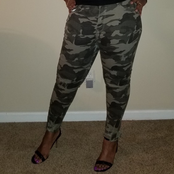 NWT Looking Like a Snack Distressed Jean - Camo - Picture 2 of 7